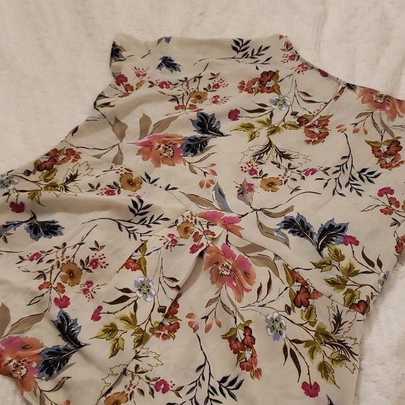 NWT Plus Size Floral Blouse - Picture 5 of 5